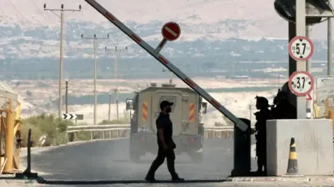 Two Individuals Shot in Attack Near West Bank-Jordan Passage, IDF Confirms