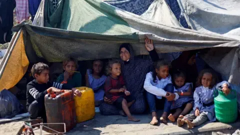 Cataclysmic Situation within Gaza City while Israeli Tanks Push Forward